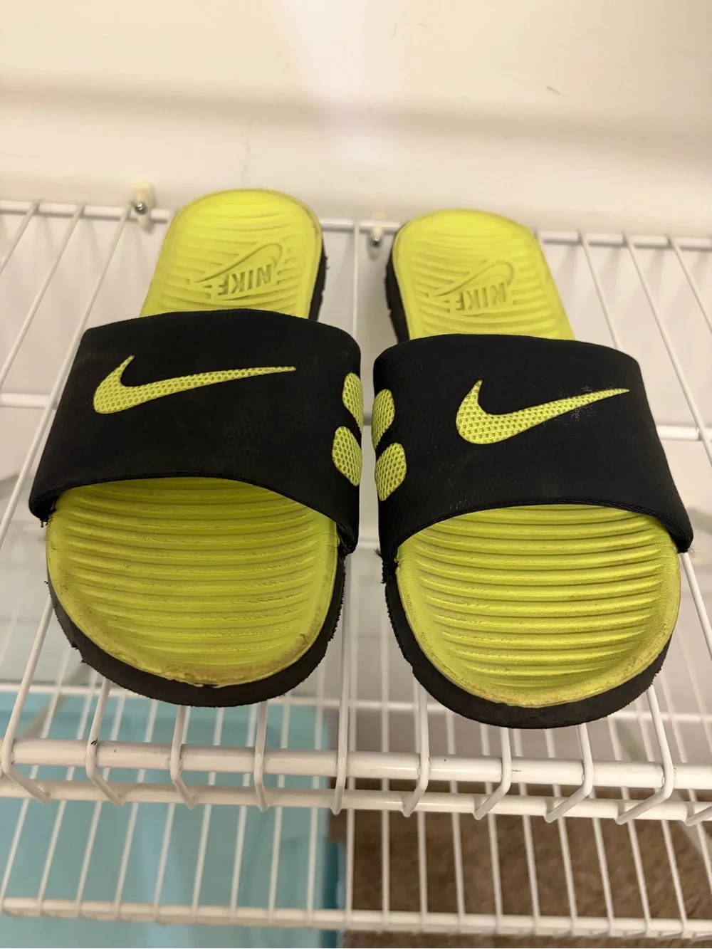 Nike Kids' Black & Neon Yellow Slide Sandals 6Y fair